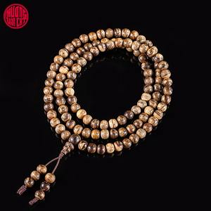 Pulsera Mala de 108 cuentas de Agarwood de 6mm, Grado Malasio, Madera envejecida y agrietada rica en aceite, Joyería aromática de primera calidad - Product Image 2