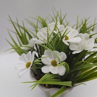 Petite fleur blanche en pot inspirée du design Pot de fleur réaliste Article de décoration en plastique moderne Plante en pot