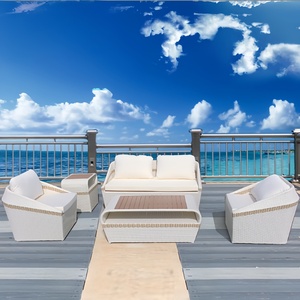Meubles <span class=keywords><strong>de</strong></span> <span class=keywords><strong>salon</strong></span> d'extérieur confortables en rotin avec coussins moelleux et tables d'appoint en bois pour <span class=keywords><strong>jardin</strong></span> et bord <span class=keywords><strong>de</strong></span> piscine - Product Image 4