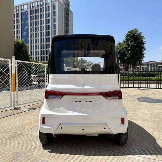 Family Use 110km Long Range Low Speed 45km/h 4 Seat Electric Vehicle Car