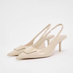 Zapatos <span class=keywords><strong>de</strong></span> tacón <span class=keywords><strong>de</strong></span> aguja <span class=keywords><strong>de</strong></span> verano Beige <span class=keywords><strong>de</strong></span> lujo para mujer, nuevos zapatos <span class=keywords><strong>de</strong></span> charol concisos con tacón bajo fino, sandalias con cabeza puntiaguda, zapatos - Product Image 1