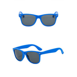 Gafas <span class=keywords><strong>de</strong></span> <span class=keywords><strong>sol</strong></span> redondas <span class=keywords><strong>de</strong></span> montura pequeña Vintage literaria con logotipo personalizado <span class=keywords><strong>de</strong></span> alta calidad Uv400 gafas <span class=keywords><strong>de</strong></span> <span class=keywords><strong>sol</strong></span> con remaches degradados Multicolor clásicas simples - Product Image 3