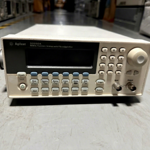 Generador de Funciones/Formas de Onda Arbitrarias Agilent 33250A 80MHz Usado 80% Nuevo 1 Mes de Garantía - Product Image 1