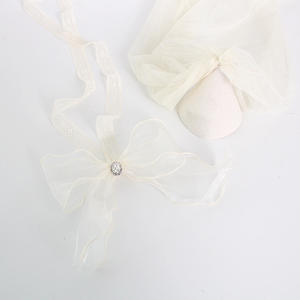 Vente en gros de chapeaux et nœuds papillon pour chiens, accessoires de mariage, voile, mariée, fête d'anniversaire - Product Image 6