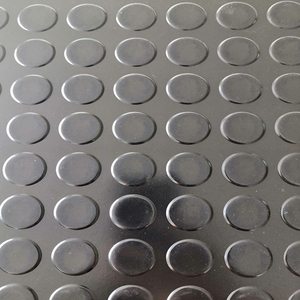 Vente en gros usine : Rouleaux de tapis de sol en <span class=keywords><strong>caoutchouc</strong></span> noir <span class=keywords><strong>antidérapant</strong></span>, imperméable et souple, avec boutons ronds, de 3mm à 6mm, pour passage. - Product Image 6
