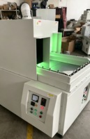 Machine de séchage UV à convoyeur rotatif 380V 6.5kW pour bouteilles plates et cylindriques, sécheuse UV continue pour l'usine de fabrication d'emballages cosmétiques