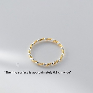 Anel de Dedo Torcido em Ouro com Design Único em Prata Esterlina 925 para Mulheres, Acessório de Moda para Festas - Product Image 2