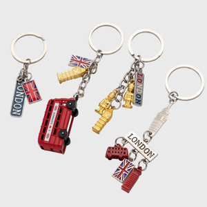 Portachiavi Souvenir di Londra JOYSON con Bandiera Union Jack, Autobus a Due Piani e Big Ben in Lega - Product Image 1
