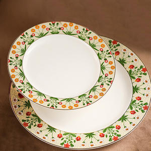 Meilleures ventes Assiettes à dîner rustiques à fleurs jaunes britanniques Assiette à dîner en porcelaine osseuse - Product Image 1