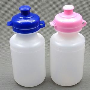 Muestra gratuita Botella de agua deportiva transparente de plástico ecológico de 1000 ml con tapa y asa, fabricación en fábrica, varios modelos, con logo personalizado. - Product Image 2