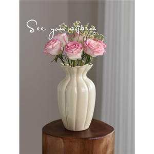 Elegante Florero de Cerámica Blanco Estilo Campestre Francés para Decoración de Sala de Estar con Flores Frescas, Regalo de Inauguración de Casa - Product Image 3