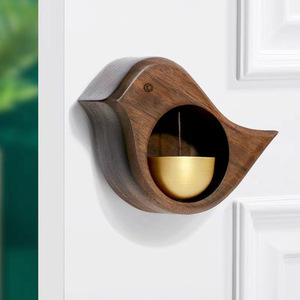 Sonnette en bois magnétique en forme d'oiseau Sonnette décorative en bois pour portes et fenêtres - Product Image 4