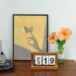 Artículos Decorativos y Cuadros con Temática de Plantas, Ligeros, Artísticos y de Nicho, que Evocan Luz y Sombra - Product Image 2