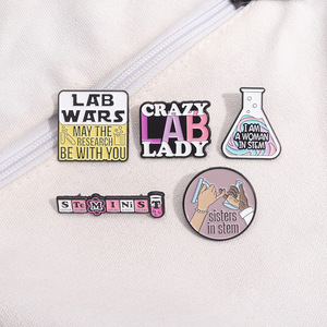 Broches en émail souple pour femmes en STEM, Lab Wars, Crazy Lab Lady, Sisters in STEM, pour les scientifiques et les passionnés - Product Image 1