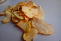 Buah Kering Renyah Irisan Apel Goreng Vakum Camilan Sehat Keripik Apel Kering