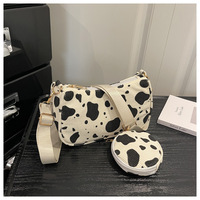 Sac à bandoulière chic motif vache tachetée avec pochette assortie pour femme – Idéal pour un usage quotidien décontracté et tendance