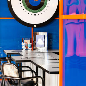 Chaise longue élégante pour hôtel boutique, design ergonomique, matériaux de qualité supérieure, silhouette moderne, mobilier pour l'espace d'accueil des clients - Product Image 2