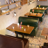 Meubles de restaurant en bois massif ensemble de meubles de salle à manger, table et chaises pour restaurant, sièges de stand, meubles de café