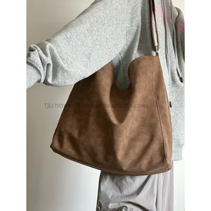 Sac fourre-tout grande capacité en polyester pour femme, nouvelle collection, idéal pour les étudiantes et les trajets quotidiens, sac à bandoulière simple ou croisé - Product Image 4