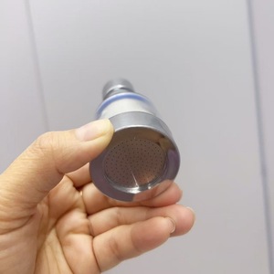 Robinet de cuisine en acier inoxydable avec filtre, bec universel avec protection anti-éclaboussures, design minimaliste - Product Image 1