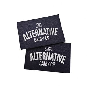 Étiquettes de col personnalisées en gros avec logo de marque, thermocollantes pour vêtements, étiquettes tissées en damassé à coupe droite pour T-shirts - Product Image 1