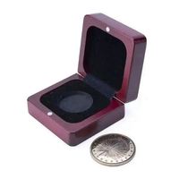 Boîte à monnaie compacte en bois, étui de présentation portable personnalisé avec coins arrondis et insert en velours noir