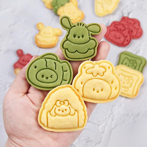 Moules à biscuits imprimés de la série classique de dessins animés sur le thème de la crème glacée, évoquant la nostalgie et de douces souvenirs - Product Image 4