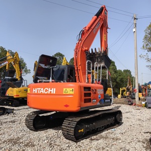 Excavatrice sur chenilles Hitachi Orange ZAXIS 120 d'occasion pour chantier, bon état - Product Image 2
