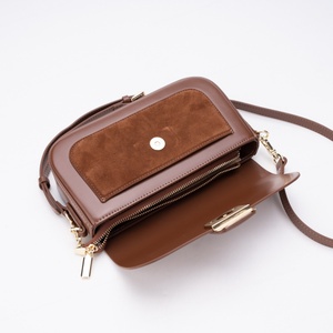 กระเป๋าโท้ทผู้หญิงแบรนด์ดัง ดีไซน์หรูหรา สไตล์วินเทจ ลายเรขาคณิต สองสี ปิดซิป ทำจากหนัง PU บุด้วยโพลีเอสเตอร์ - Product Image 6