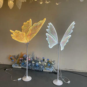 أضواء LED زخرفية كبيرة بيضاء دافئة على شكل أجنحة فراشة ملونة لتزيين منصة حفلات الزفاف وممرات المشي وأماكن الفعاليات - Product Image 5