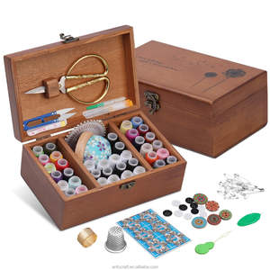 Caja <span class=keywords><strong>de</strong></span> <span class=keywords><strong>Kit</strong></span> <span class=keywords><strong>de</strong></span> costura <span class=keywords><strong>de</strong></span> madera, suministros <span class=keywords><strong>de</strong></span> Metal <span class=keywords><strong>de</strong></span> algodón <span class=keywords><strong>de</strong></span> plástico, accesorios para ropa <span class=keywords><strong>de</strong></span> emergencia para principiantes y viajeros, hilo <span class=keywords><strong>de</strong></span> accesorios para manualidades DIY - Product Image 1