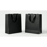 Sac rectangulaire de luxe en carton blanc avec poignée en ruban de satin et dorure à chaud, sac de transport haut de gamme pour le shopping, impression de logo personnalisé pour marque de vêtements