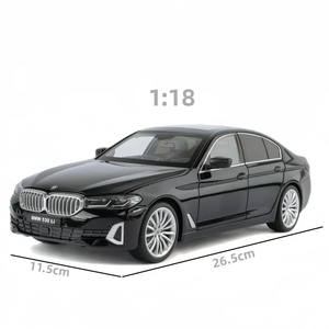 โมเดลรถหรู BMW 560 ผลิตจากโลหะผสมคุณภาพพรีเมียม พร้อมแผงหน้าปัดที่มีรายละเอียดอย่างดี เครื่องยนต์จำลอง และดีไซน์ภายนอกที่สมจริง - Product Image 1