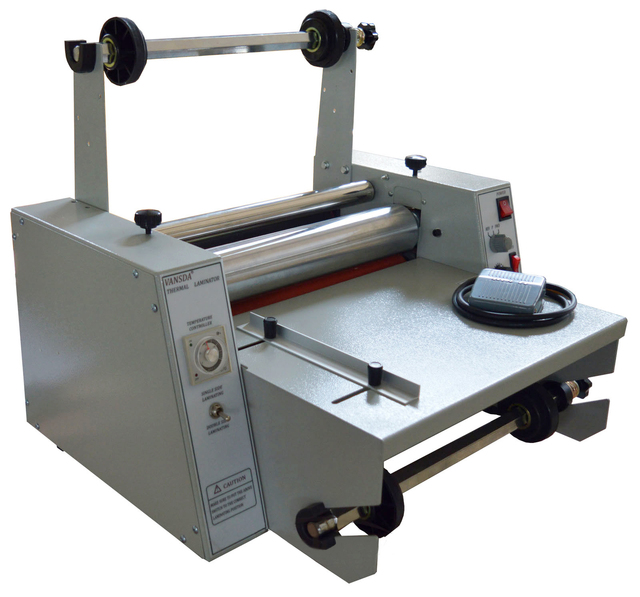 Automatic Lamination Machine Steel Roller High Pressure Hot Roll Laminator With Conveyor Belt
