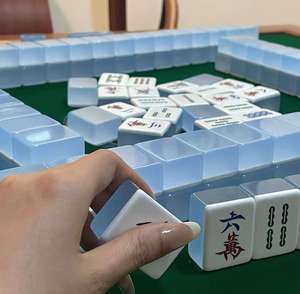 Jeu de Mahjong Américain Complet pour Adultes, Kit de Voyage Portable Standard de <span class=keywords><strong>Casino</strong></span> en Acrylique, pour 4 Joueurs, Durable, Étanche, OEM en Gros - Product Image 3