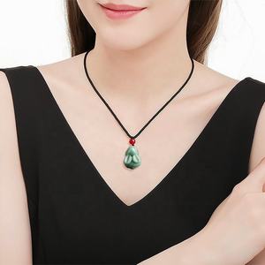 Colgante de jadeíta natural verde guisante, joyería para mujer, diseño original de conejo, regalo con certificado de tasación DW17 - Product Image 4