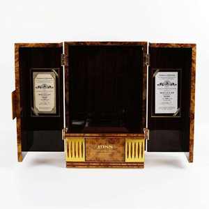 Caja de Exhibición de Whisky y Vodka de Lujo Hecha a Mano y Personalizada, Construcción en MDF, Acabado en Laca Piano, Diseño de Doble Puerta, Rectangular - Product Image 6