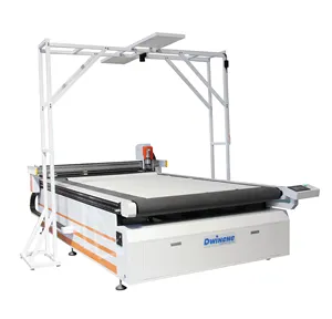 Mini otomatik besleme salınan bıçak kesme makinesi cnc router kesim kumaş bez deri