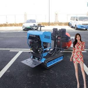 Mini máquina mezcladora de tipo oruga de carga automática Máquina mezcladora de concreto con elevador - Product Image 1