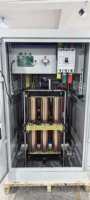 100KVA Tiga Fasa 380V AC SVC Regulator Tegangan Otomatis Stabilizer 50/60Hz AVR Efisiensi 98% Kumparan Tembaga
