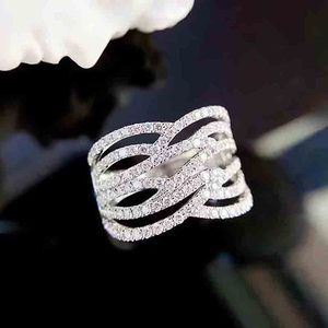 T0602 Anello di Lusso da Donna in Oro Bianco con Diamanti Taglio Baguette Colore D Naturale per Matrimonio - Product Image 1
