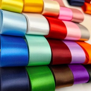 Cinta de Raso Lisa Blanca de Doble Cara de 4 cm (1.5 Pulgadas) en 196 Colores Sólidos, 100 Yardas por Rollo, Disponible en Fábrica - Product Image 1