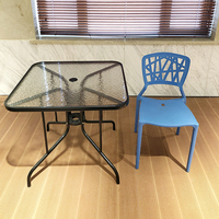Chaise de salle à manger en forme de z en pu, chaise de salle à manger en plastique de haute qualité, ensemble table et chaise pour 4 personnes