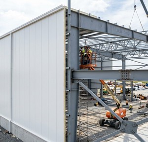 Structure en acier pour portique industriel, bâtiment <span class=keywords><strong>de</strong></span> chambre froide avec panneaux isolants PIR pour la logistique des légumes - Product Image 2