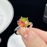 Bague de luxe fantaisie avec opales multicolores et éclatantes, sertie de griffes, pour mariage et soirée