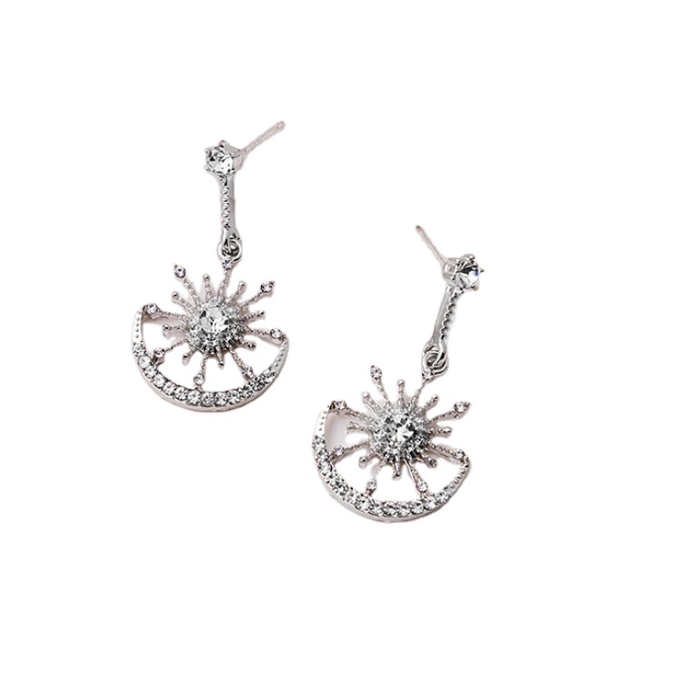 Aguja de plata Corea del Sur Nueva diamantes pendientes de lujo exquisito de la Media Luna Roja, pendientes