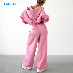 Ensemble deux pièces personnalisé pour femme, rose uni, coupe oversize, respirant, avec veste courte à capuche zippée et pantalon de cheville, style décontracté et sportif - Product Image 1