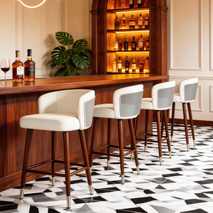 Tabourets <span class=keywords><strong>de</strong></span> <span class=keywords><strong>bar</strong></span> modernes en cuir <span class=keywords><strong>de</strong></span> luxe, design nordique créatif en <span class=keywords><strong>bois</strong></span> massif, chaises <span class=keywords><strong>de</strong></span> <span class=keywords><strong>bar</strong></span> modernes en <span class=keywords><strong>bois</strong></span> massif pour restaurant en plein air - Product Image 1