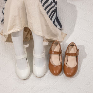 <span class=keywords><strong>Chaussures</strong></span> à talons hauts en cuir luxueuses pour enfants - Élégantes et confortables pour les mini fashionistas - Product Image 5