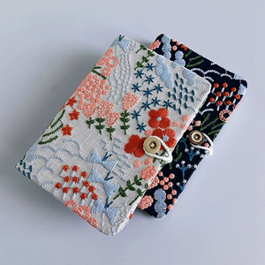 สมุดบันทึกไดอารี่แบบปรับแต่งได้ ปกผ้าลินิน พร้อมโลโก้ปั๊มทอง และกล่องปกแข็งผ้าลินิน - Product Image 6